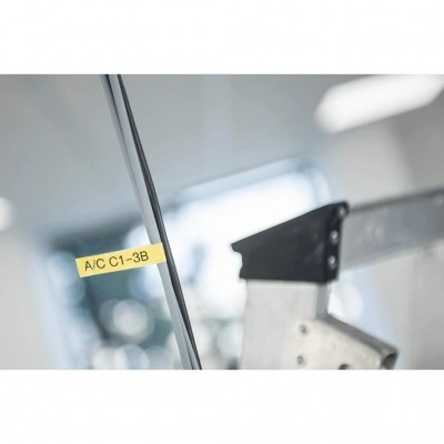 Принтер этикеток Brother PT-E110VP в кейсі з додатковими витратними матеріалами (PTE110VPR1BUND)