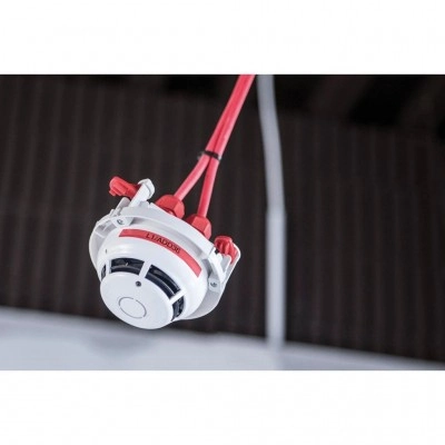 Принтер этикеток Brother PT-E110VP в кейсі з додатковими витратними матеріалами (PTE110VPR1BUND)